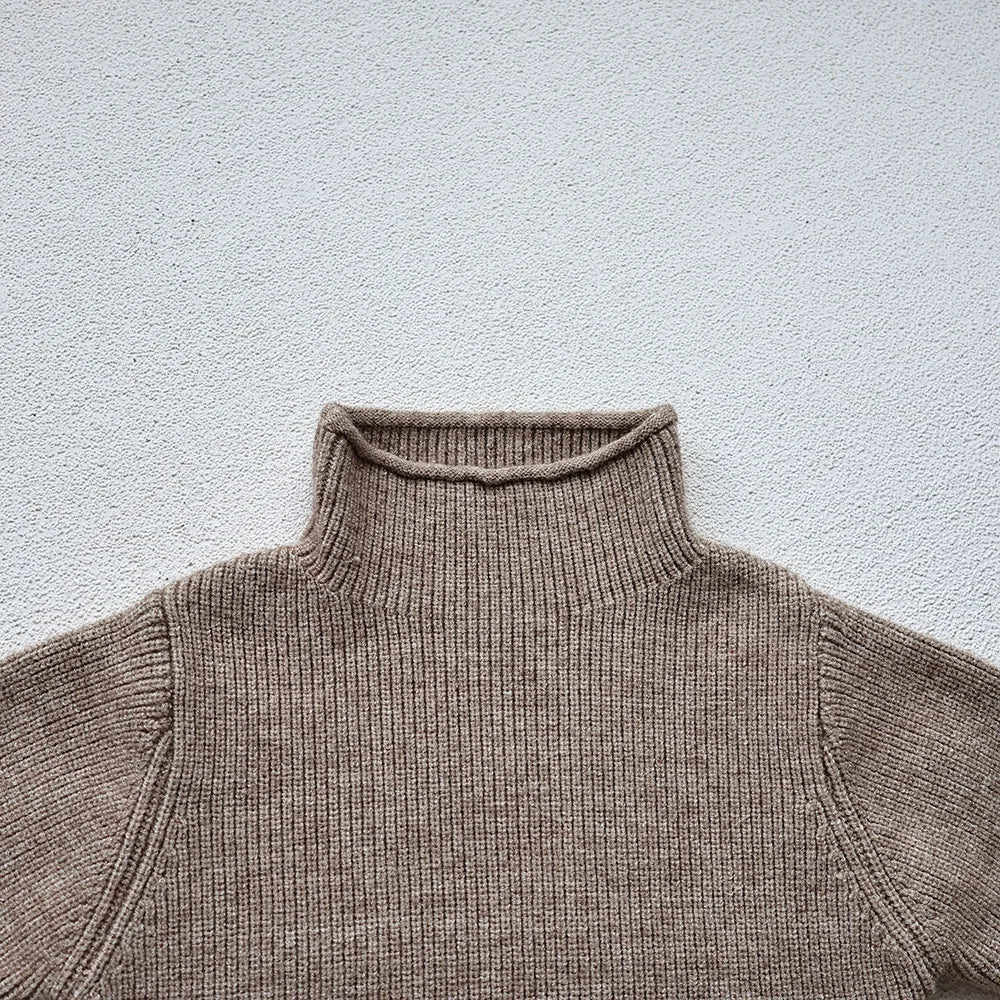 Komfortabler Rollkragenpullover für Kinder